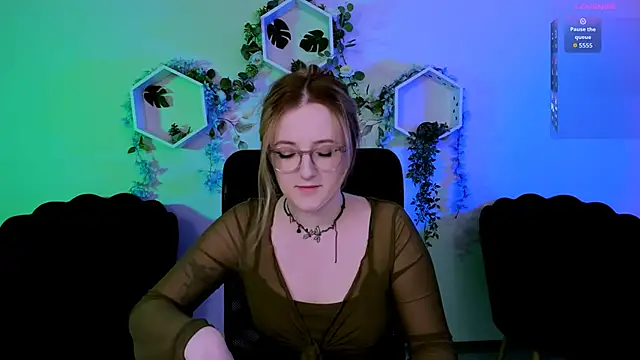 luna berryy online show from 06-14-26, 06:53
