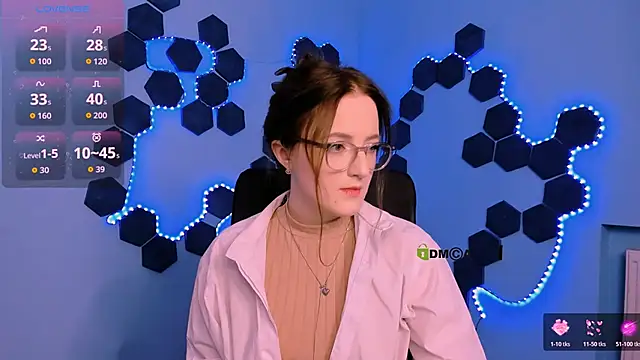 luna berryy online show from 12-17-25, 09:09