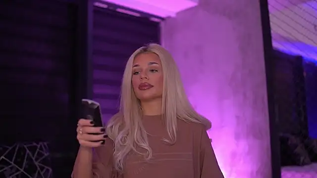 Candy Ivy online show from 09-25-25, 06:03