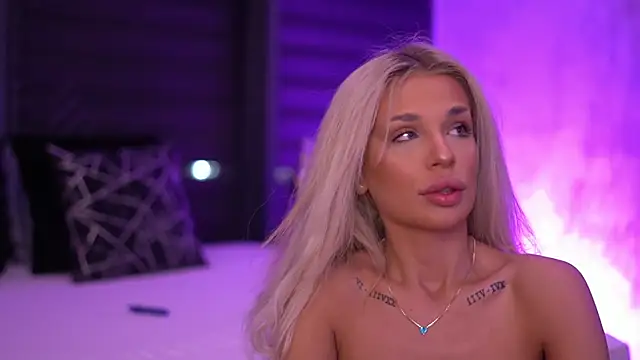 Candy Ivy online show from 10-10-25, 05:03