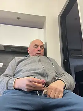 Snapshot of pantomax chatting on 02-18-25, 01:44 pantomax online show from 02-18-25, 01:44