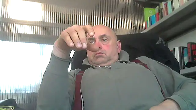 Snapshot of pantomax chatting on 02-07-25, 12:39 pantomax online show from 02-07-25, 12:39