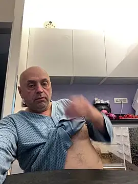 Snapshot of pantomax chatting on 05-25-26, 01:10 pantomax online show from 05-25-26, 01:10