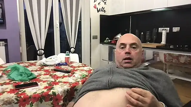 Snapshot of pantomax chatting on 12-30-24, 03:56 pantomax online show from 12-30-24, 03:56