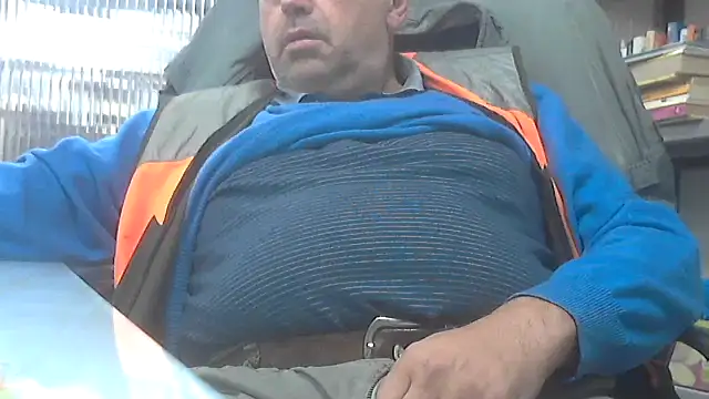 Snapshot of pantomax chatting on 09-30-25, 11:22 pantomax online show from 09-30-25, 11:22