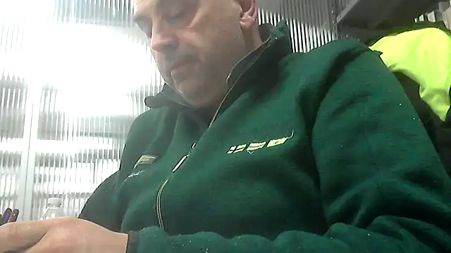 Snapshot of pantomax chatting on 04-28-26, 11:31 pantomax online show from 04-28-26, 11:31