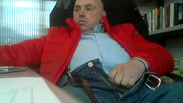 Snapshot of pantomax chatting on 02-19-25, 10:56 pantomax online show from 02-19-25, 10:56