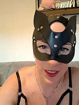 Secret couple  online show from 10-29-25, 03:22