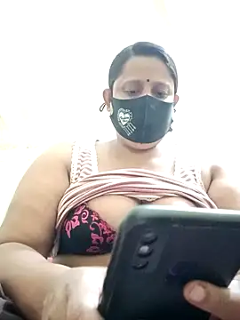 Snapshot of Bithi-01 chatting on 02-08-25, 12:17 Bithi-01 online show from 02-08-25, 12:17