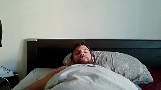 Snapshot of alpha-hunk chatting on 10-18-25, 07:10 alpha-hunk online show from 10-18-25, 07:10