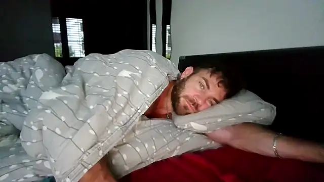 Snapshot of alpha-hunk chatting on 09-22-25, 07:25 alpha-hunk online show from 09-22-25, 07:25