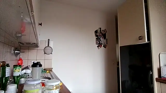 Snapshot of alpha-hunk chatting on 09-25-25, 07:03 alpha-hunk online show from 09-25-25, 07:03