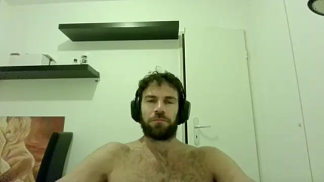 Snapshot of alpha-hunk chatting on 10-18-25, 07:16 alpha-hunk online show from 10-18-25, 07:16