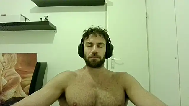 Snapshot of alpha-hunk chatting on 09-30-25, 06:58 alpha-hunk online show from 09-30-25, 06:58