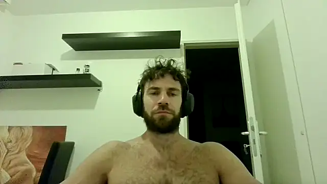 Snapshot of alpha-hunk chatting on 10-11-25, 07:04 alpha-hunk online show from 10-11-25, 07:04
