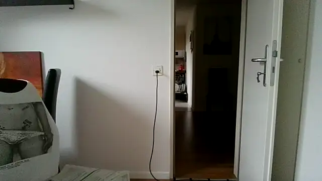 Snapshot of alpha-hunk chatting on 09-26-25, 07:15 alpha-hunk online show from 09-26-25, 07:15