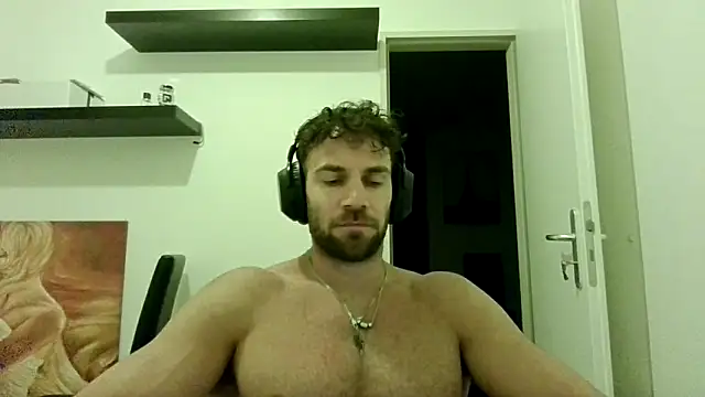 Snapshot of alpha-hunk chatting on 09-19-25, 06:56 alpha-hunk online show from 09-19-25, 06:56