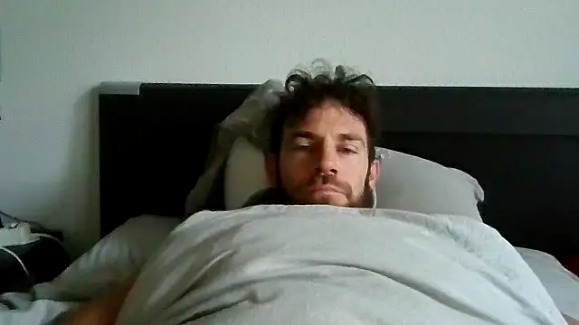 Snapshot of alpha-hunk chatting on 10-15-25, 07:16 alpha-hunk online show from 10-15-25, 07:16