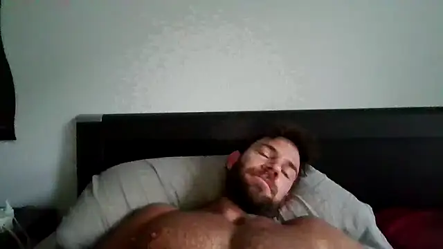 Snapshot of alpha-hunk chatting on 09-30-25, 06:52 alpha-hunk online show from 09-30-25, 06:52