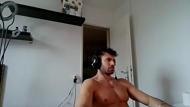 alpha-hunk online show from 12-19-25, 02:19