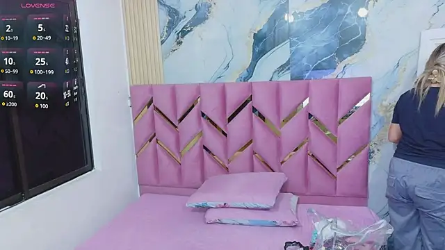 collegepawglovedaddy online show from 04-15-26, 07:51