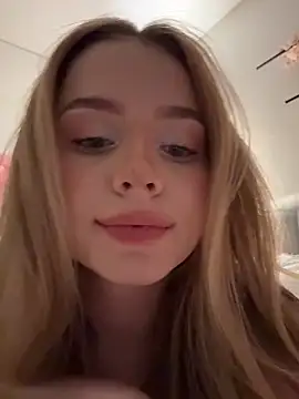 SIlviaBeyt online show from 04-15-26, 08:42