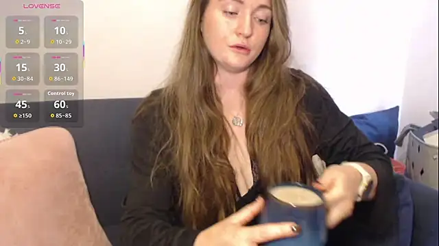 Snapshot of BustyBonnieUK chatting on 10-21-25, 11:42 BustyBonnieUK online show from 10-21-25, 11:42