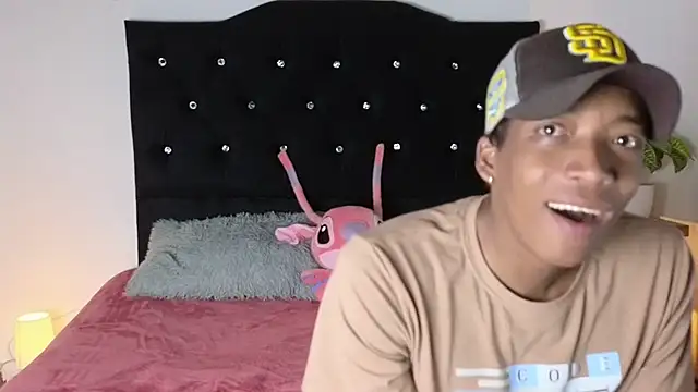 Snapshot of andrew_kamy chatting on 03-20-25, 12:51 andrew kamy online show from 03-20-25, 12:51