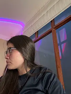 aurora divine online show from 12-18-25, 10:57