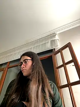 aurora divine online show from 10-23-25, 11:03