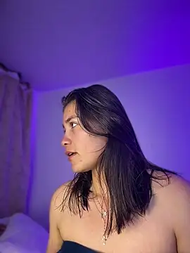 Snapshot of aurora_divine chatting on 05-19-26, 06:59 aurora divine online show from 05-19-26, 06:59
