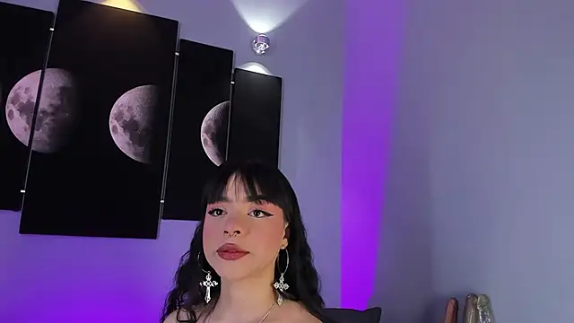 Snapshot of maddy_walker chatting on 01-21-25, 08:32 maddy walker online show from 01-21-25, 08:32