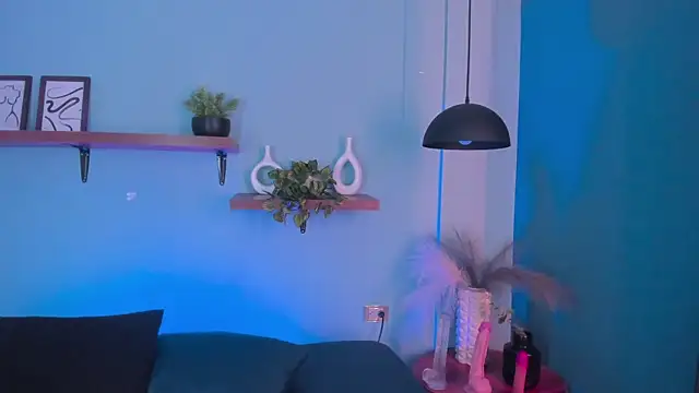 maddy walker online show from 11-13-25, 01:26