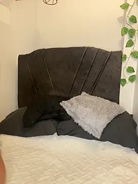 merlyn 00 online show from 01-04-25, 06:19