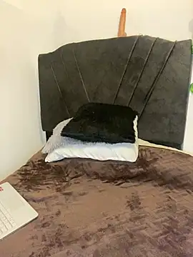 merlyn 00 online show from 12-30-24, 06:38