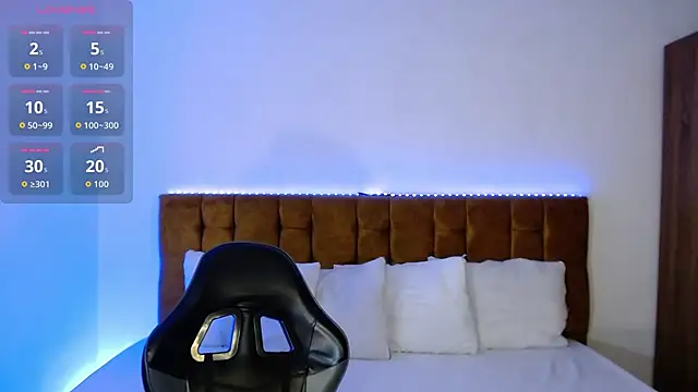 alexiaaross online show from 10-23-25, 06:12