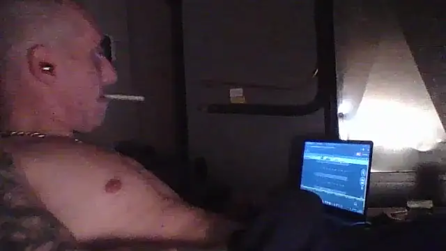 CandiedPompano online show from 10-30-25, 05:21