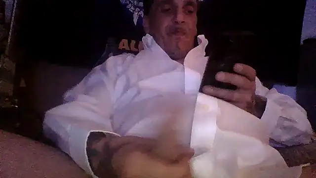 Snapshot of CandiedPompano chatting on 06-05-26, 04:17 CandiedPompano online show from 06-05-26, 04:17