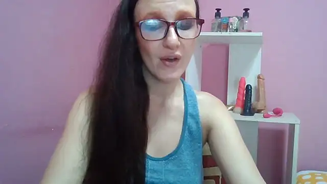 Snapshot of LolaBoobs chatting on 06-11-26, 05:59 LolaBoobs online show from 06-11-26, 05:59