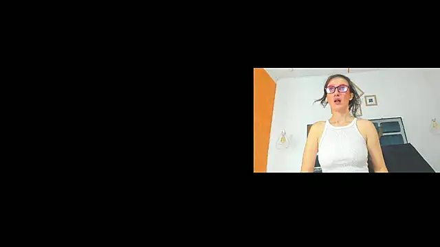Snapshot of LolaBoobs chatting on 07-20-26, 01:13 LolaBoobs online show from 07-20-26, 01:13