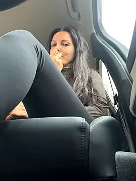 -OLYA- online show from 11-09-25, 10:41