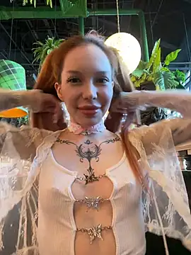 Snapshot of babydolll chatting on 03-21-25, 02:40 babydolll online show from 03-21-25, 02:40