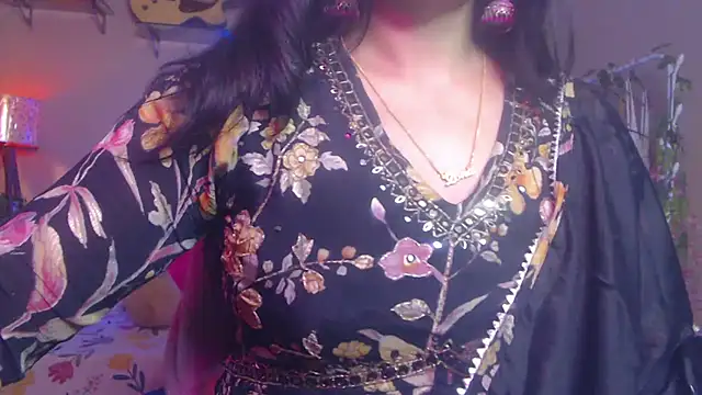 Snapshot of Zonayesha chatting on 05-27-26, 08:32 Zonayesha online show from 05-27-26, 08:32