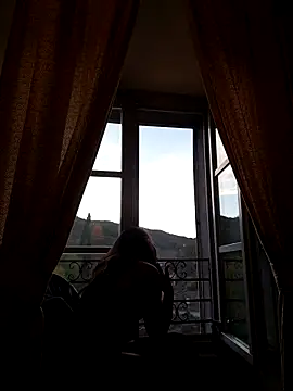 Snapshot of feetqueen96 chatting on 10-12-25, 04:08 feetqueen96 online show from 10-12-25, 04:08