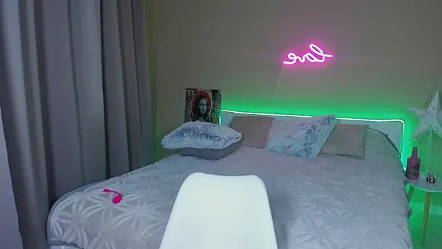 Monica Smash online show from 01-14-25, 04:29