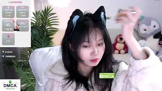 Snapshot of Sheep-1 chatting on 02-06-25, 11:31 Sheep-1 online show from 02-06-25, 11:31