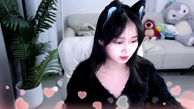Snapshot of Sheep-1 chatting on 03-20-25, 11:05 Sheep-1 online show from 03-20-25, 11:05