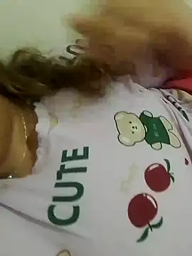 Snapshot of houda_sex_hot chatting on 10-15-25, 08:50 houda sex hot online show from 10-15-25, 08:50