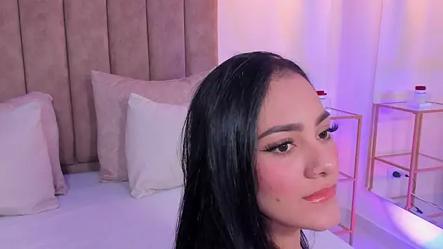 Snapshot of mallie_quinn chatting on 04-30-26, 01:40 mallie quinn online show from 04-30-26, 01:40