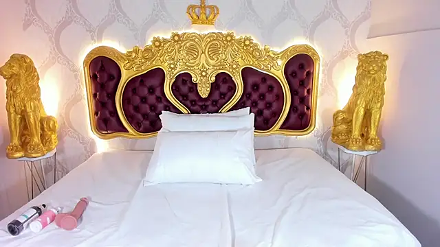 KendralHolson online show from 10-15-25, 04:33